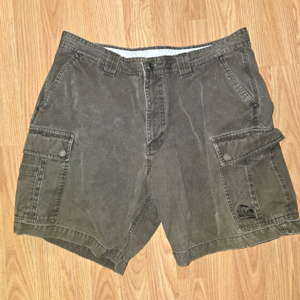 Sorel Mens Olive Green Cotton Cargo Shorts Size 36. Hiking Outdoors Activewear